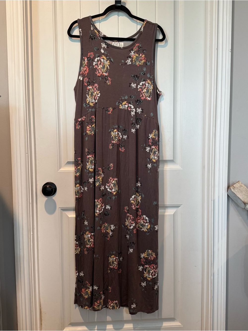 Maurices 24/7 Gray Floral Sleeveless Maxi Dress with Pockets 1X